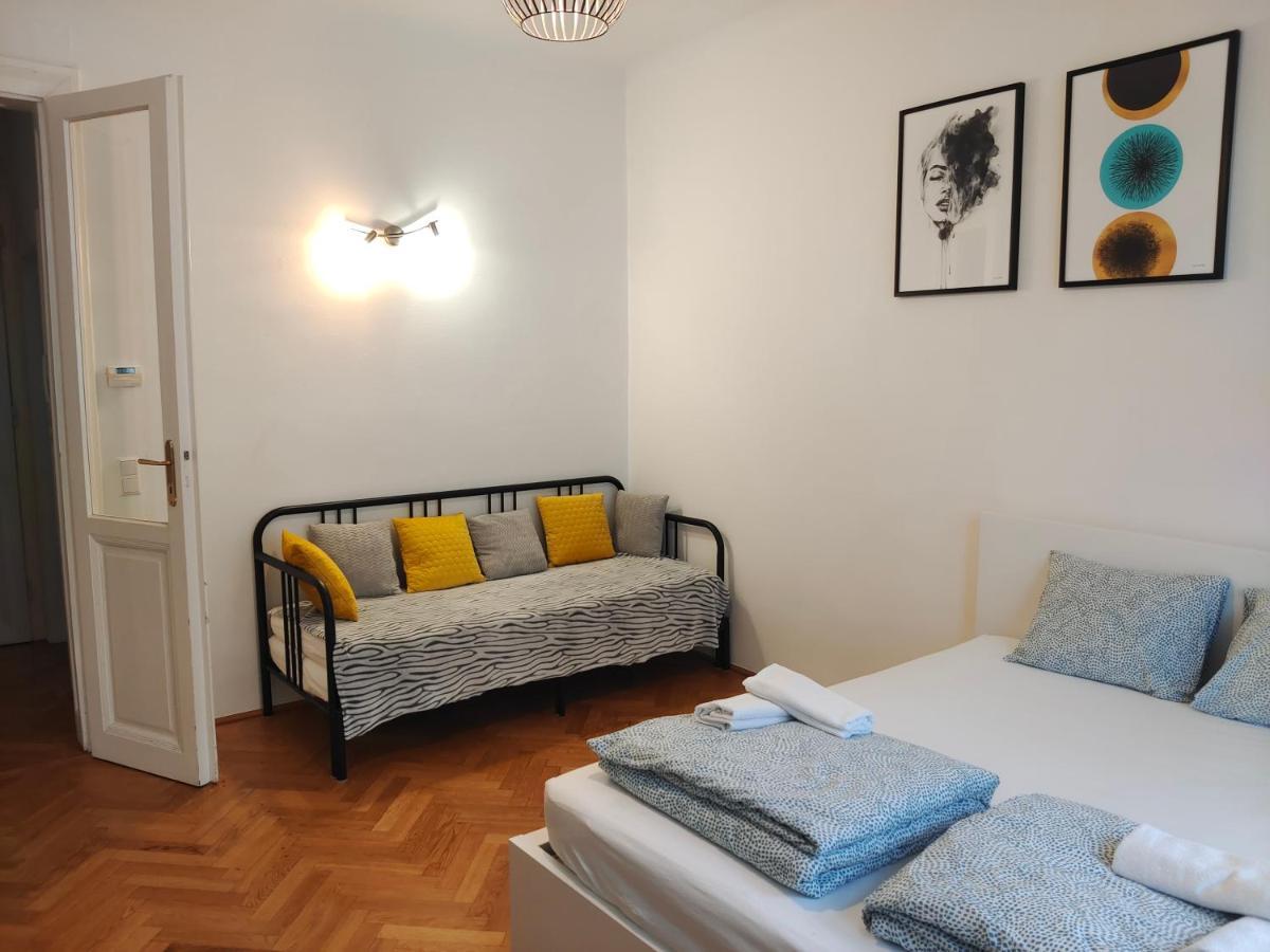 Central Mariahilfer Apartment 5 Min To The Schoenbrunn Palace And City Shopping Center Viena Exterior foto