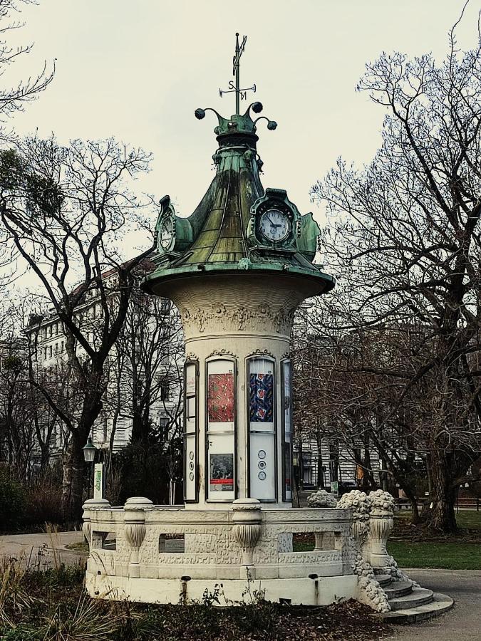 Central Mariahilfer Apartment 5 Min To The Schoenbrunn Palace And City Shopping Center Viena Exterior foto