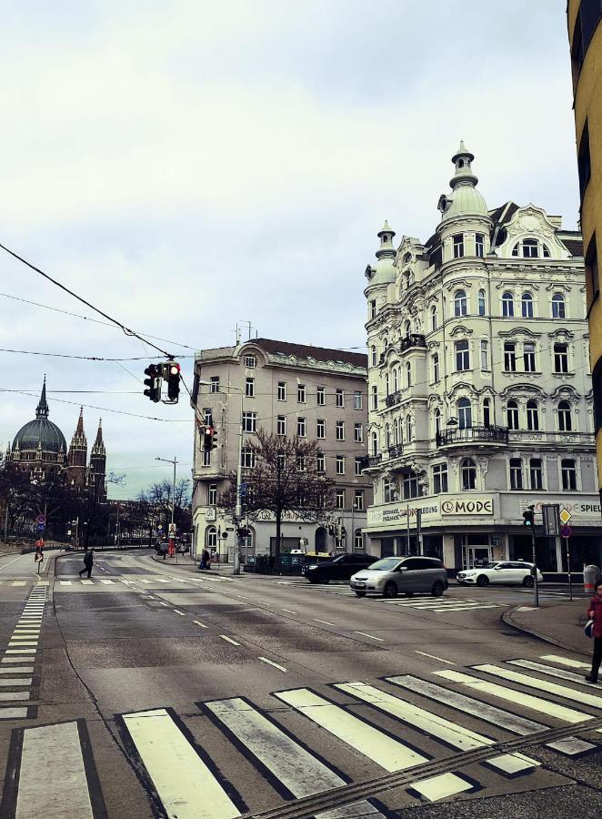 Central Mariahilfer Apartment 5 Min To The Schoenbrunn Palace And City Shopping Center Viena Exterior foto