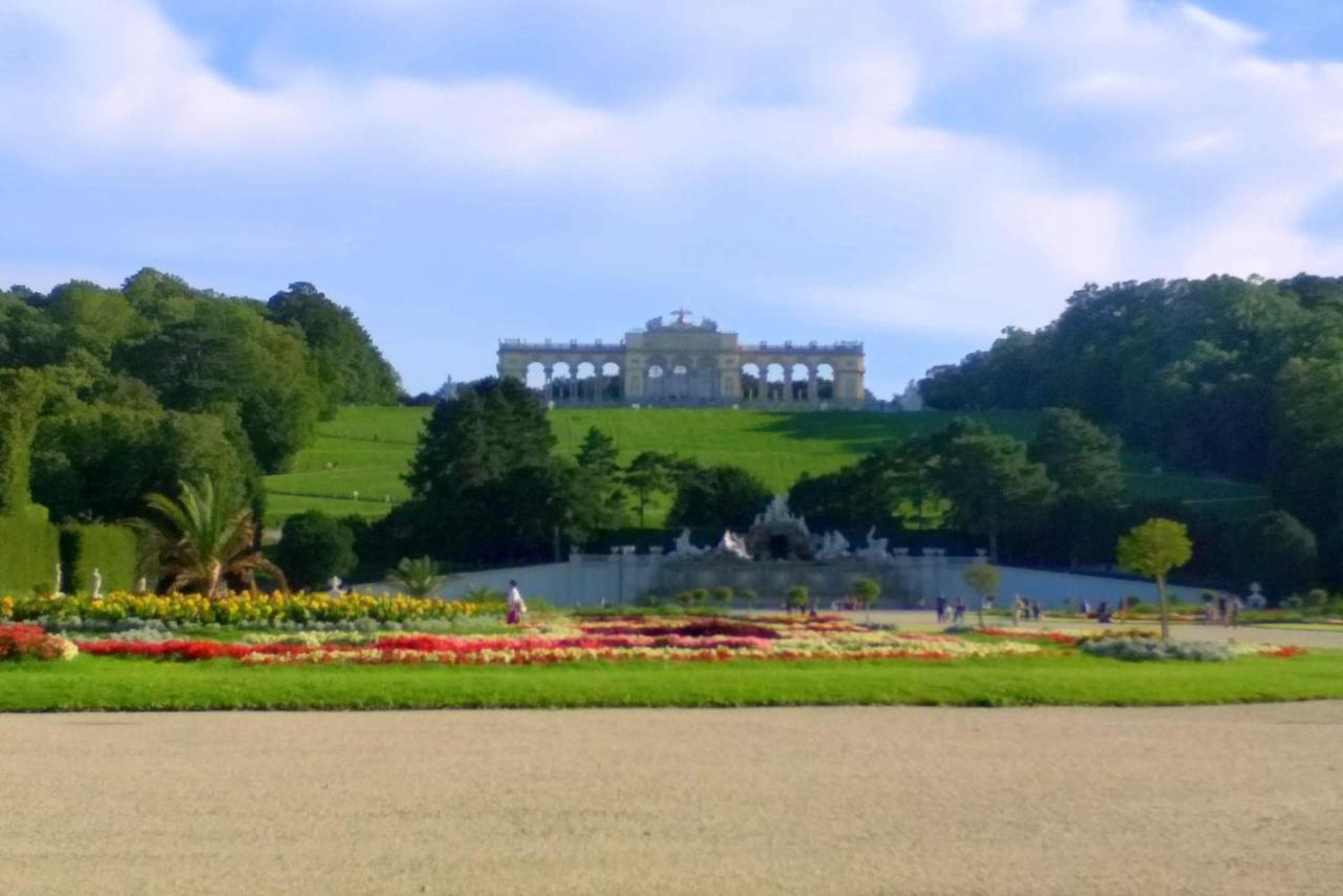 Central Mariahilfer Apartment 5 Min To The Schoenbrunn Palace And City Shopping Center Viena Exterior foto