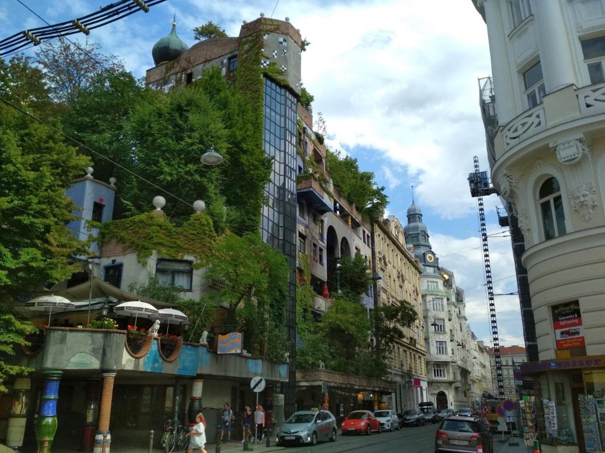 Central Mariahilfer Apartment 5 Min To The Schoenbrunn Palace And City Shopping Center Viena Exterior foto
