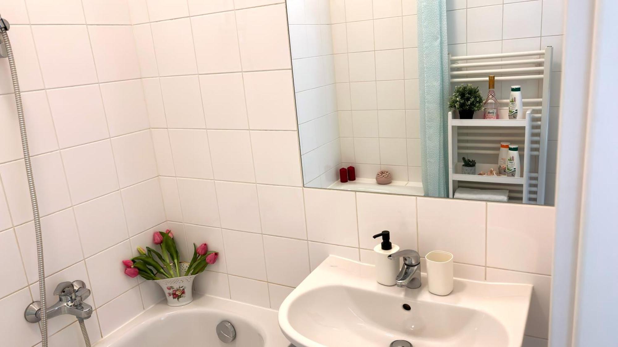 Central Mariahilfer Apartment 5 Min To The Schoenbrunn Palace And City Shopping Center Viena Exterior foto