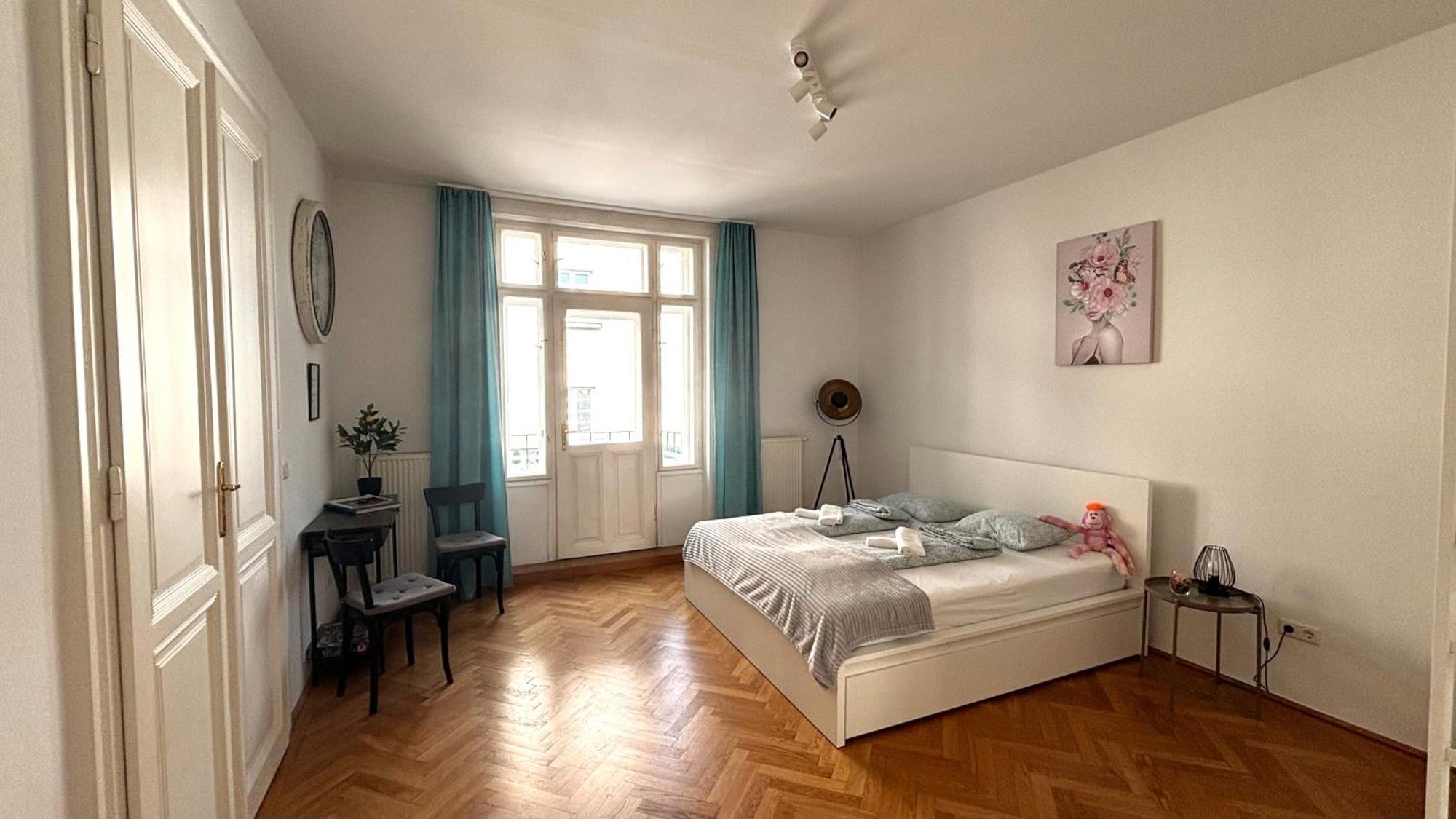 Central Mariahilfer Apartment 5 Min To The Schoenbrunn Palace And City Shopping Center Viena Exterior foto