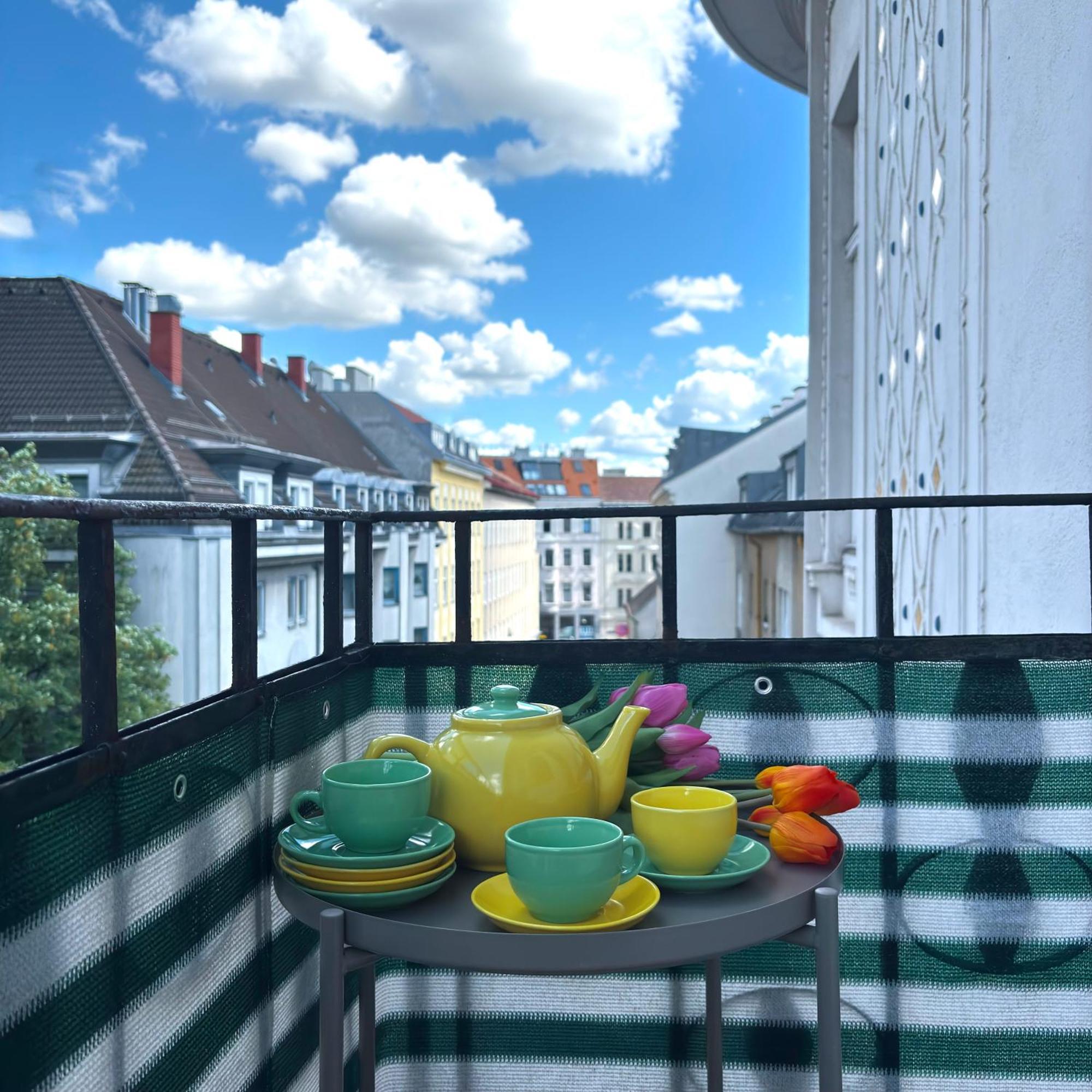 Central Mariahilfer Apartment 5 Min To The Schoenbrunn Palace And City Shopping Center Viena Exterior foto